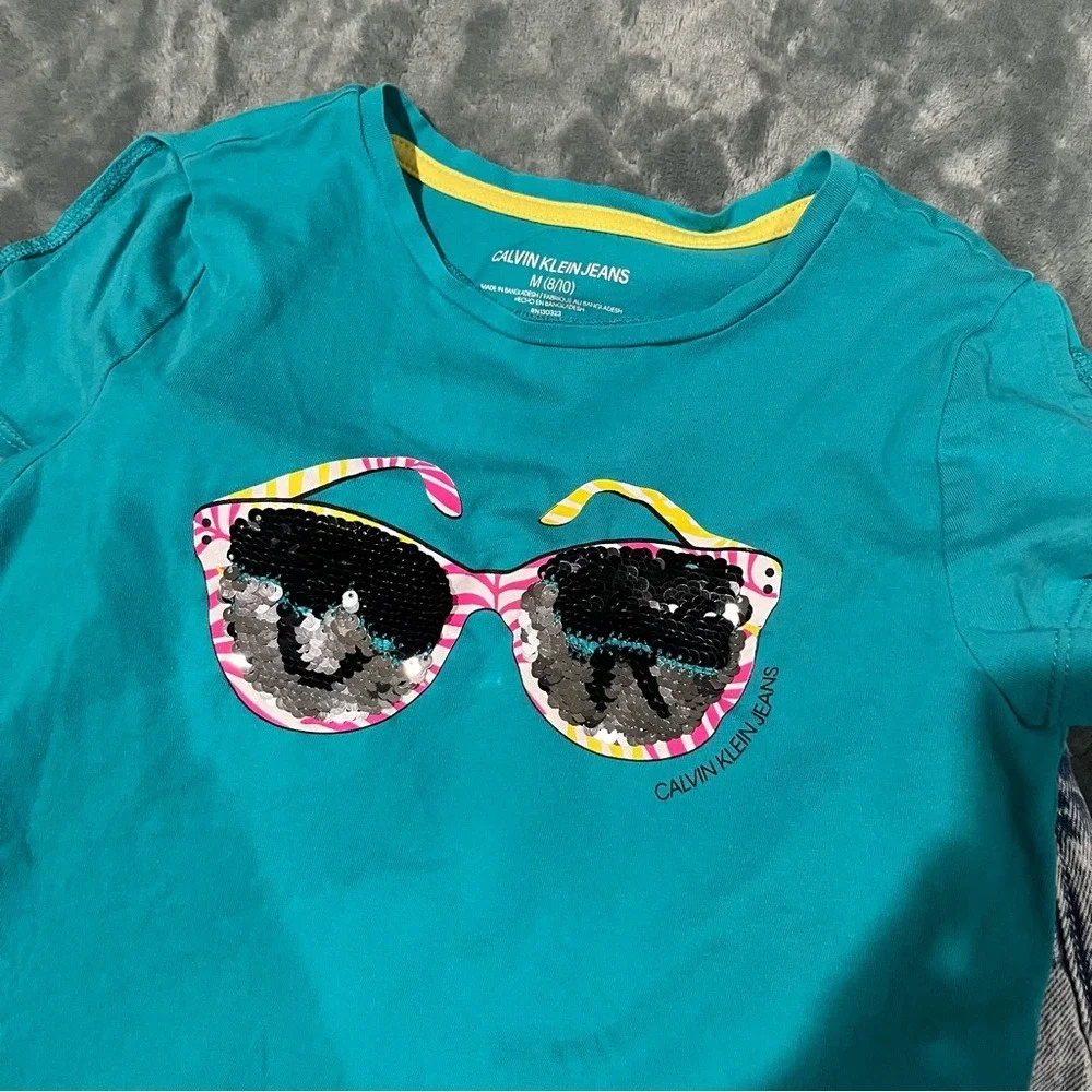 Old Navy Teal T-Shirt‎ with Sunglasses Graphic girls outfit 8/10